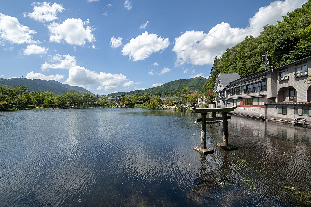 Lake Kinrin in Yufuin, Oita - Aug 24, 2018 (1)