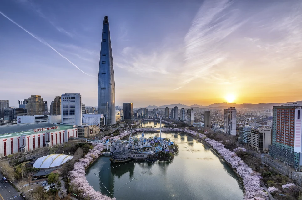 석촌호수와 롯데월드타워 전경